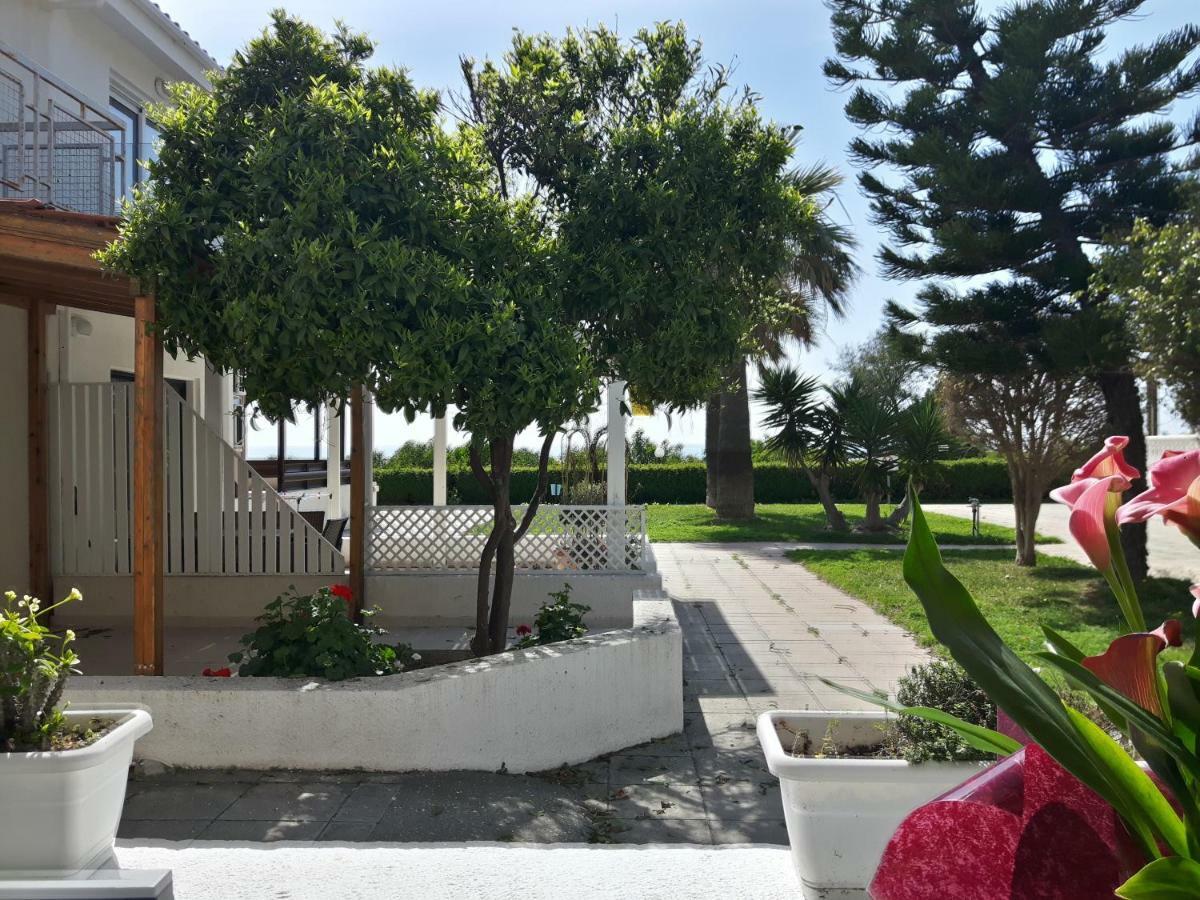 Kermia Beach Apartment Larnaca Exterior photo
