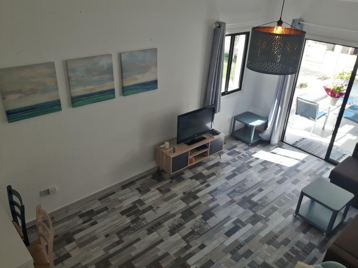 Kermia Beach Apartment Larnaca Exterior photo